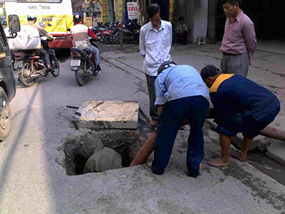 thông tắc bồn cầu thi công